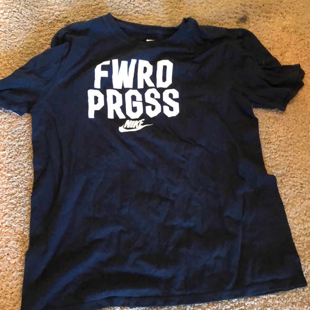 Men’s Nike t-shirt